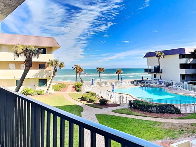 Exterior & Views 2, Bent Palm 218 by Distinctive Beach Rentals, Volusia