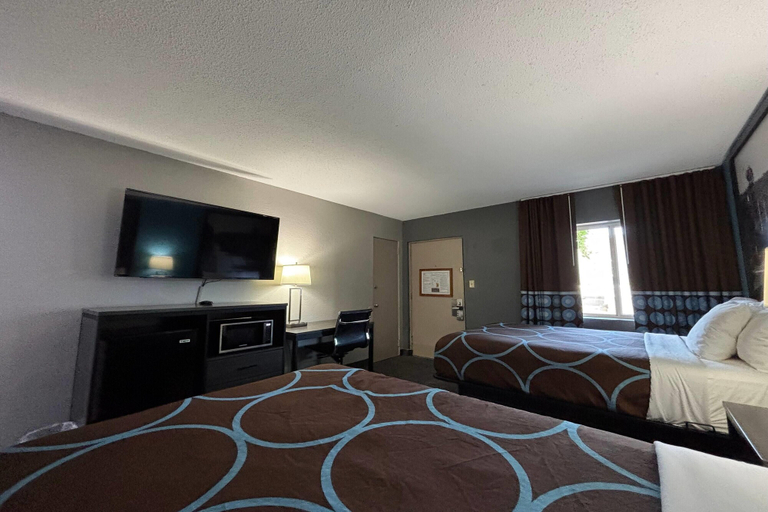 Bedroom 3, Super 8 by Wyndham Belleville St. Louis Area, Saint Clair