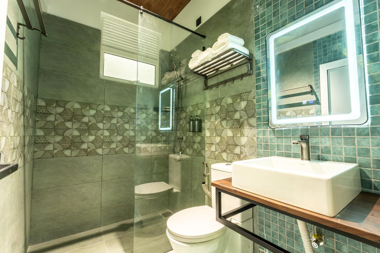 Bathroom 3, Grand Minaro, Kaduwela