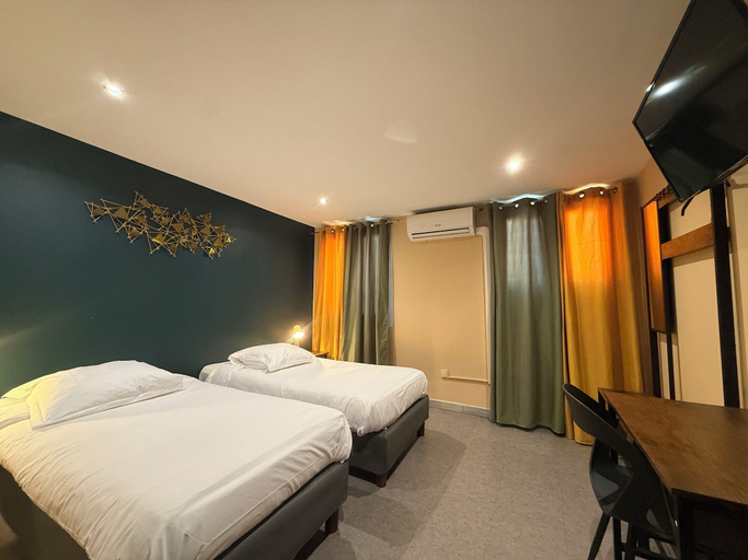 Bedroom 4, Hotel Le Beausejour, Bouches-du-Rhône