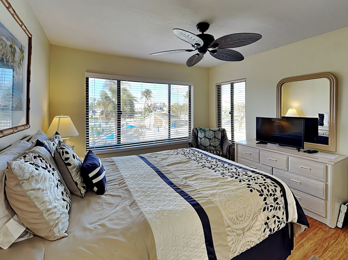 Bedroom 2, Santa Maria 208 by Distinctive Beach Rentals, Lee