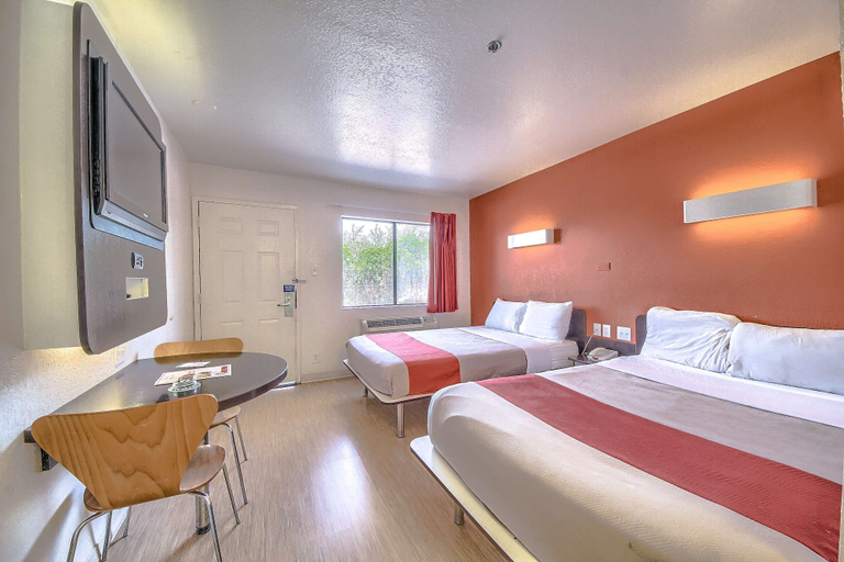 Bedroom 3, Motel 6 San Antonio, TX - Fiesta, Bexar