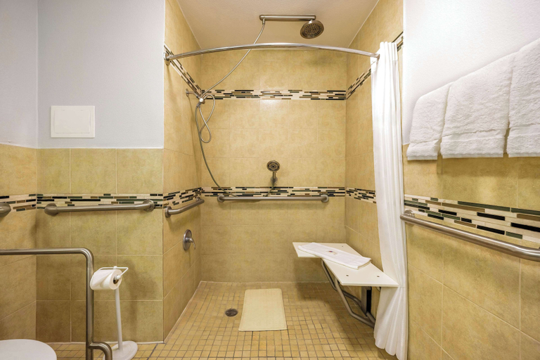 Bathroom 3, Studio 6 Fort Worth, TX -Stockyards East, Fort Worth