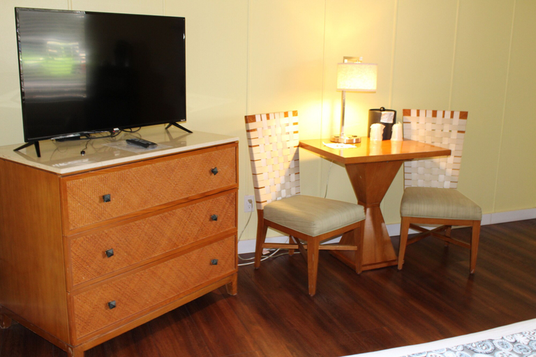 Others 5, The Central Motel, Citrus