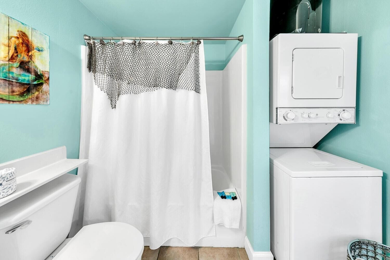 Bathroom 4, Shores of Panama 1816, Bay