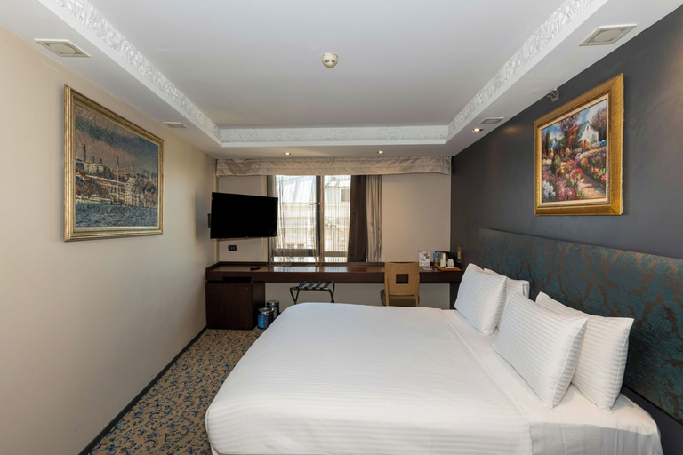 Bedroom 2, Pera Tulip Hotel & SPA, Beyoğlu