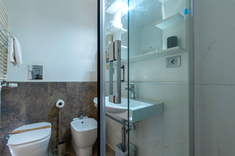 Bathroom 4, Il Tesoro Smart Suite & Spa, Napoli