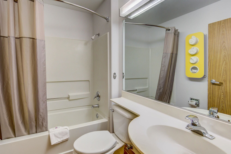 Bathroom 3, モーテル 6 サザーリン オレゴン, Douglas