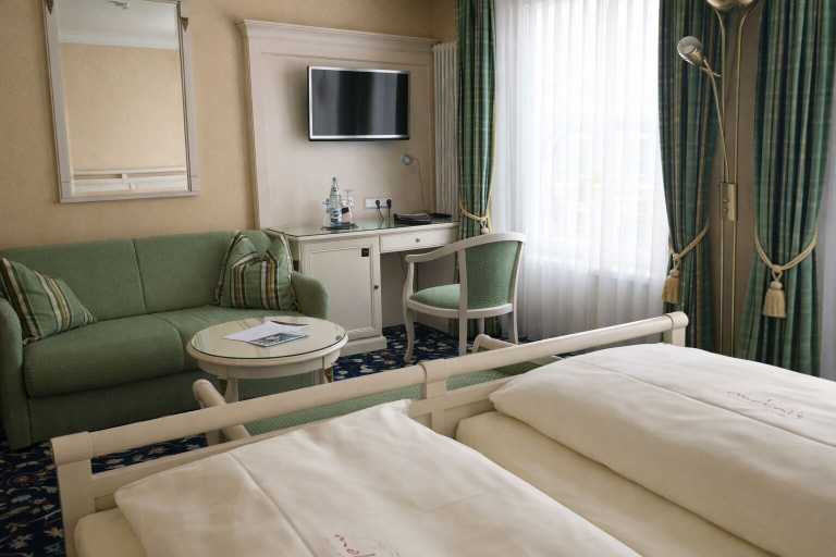 Bedroom 3, Mokni's Palais Hotel & Spa, Calw