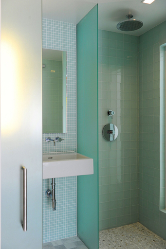 Bathroom 5, Loews Miami Beach Hotel – South Beach, Miami-Dade