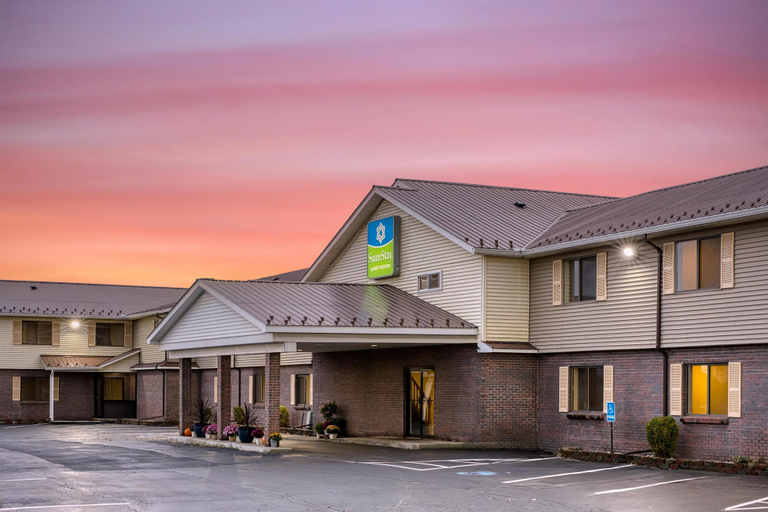 Exterior & Views 2, SureStay by Best Western Massena, Saint Lawrence