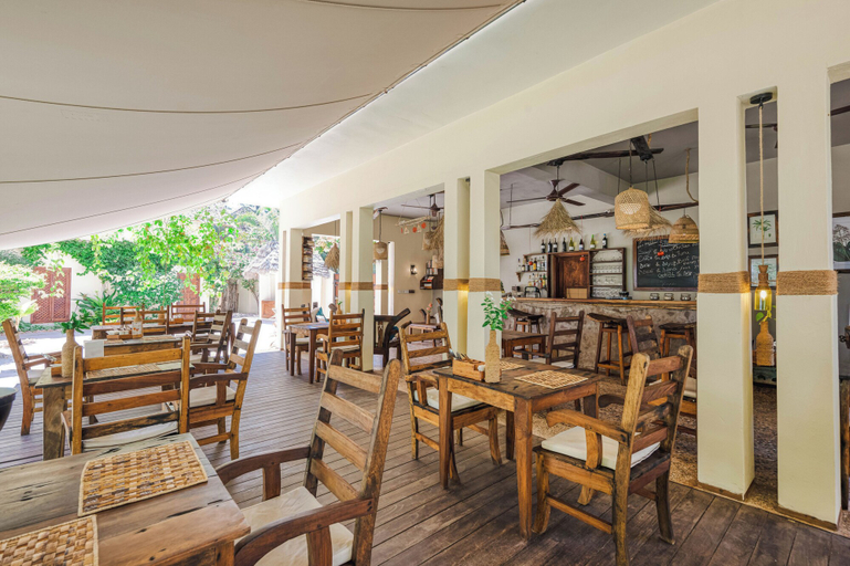 Food & Drinks 5, Clove Island Villas & SPA, Kusini