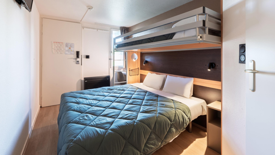Bedroom 4, Premiere Classe Lille Ouest - Lomme, Nord