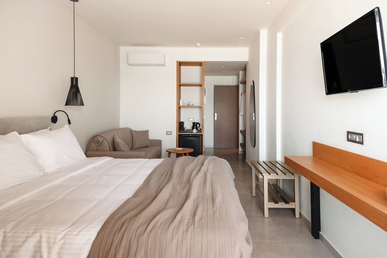Bedroom 3, Batis Aero Beachfront Wellbeing Hotel, Crete