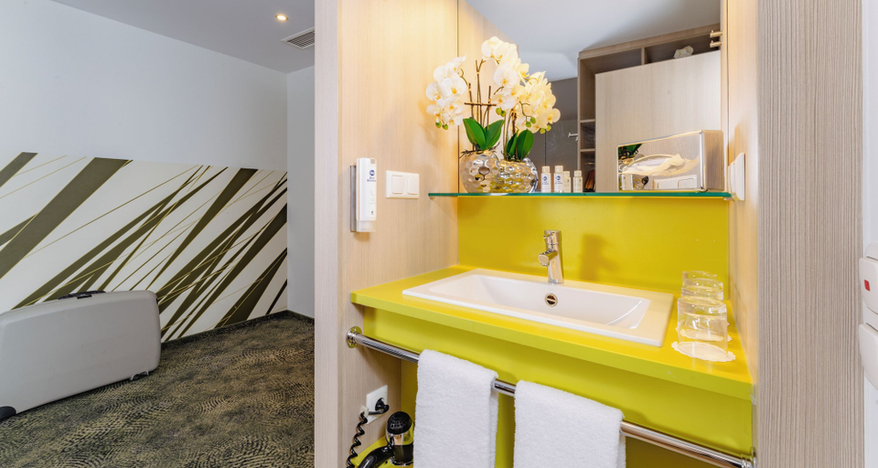 Bedroom 2, PLAZA INN Bad Rappenau, Heilbronn
