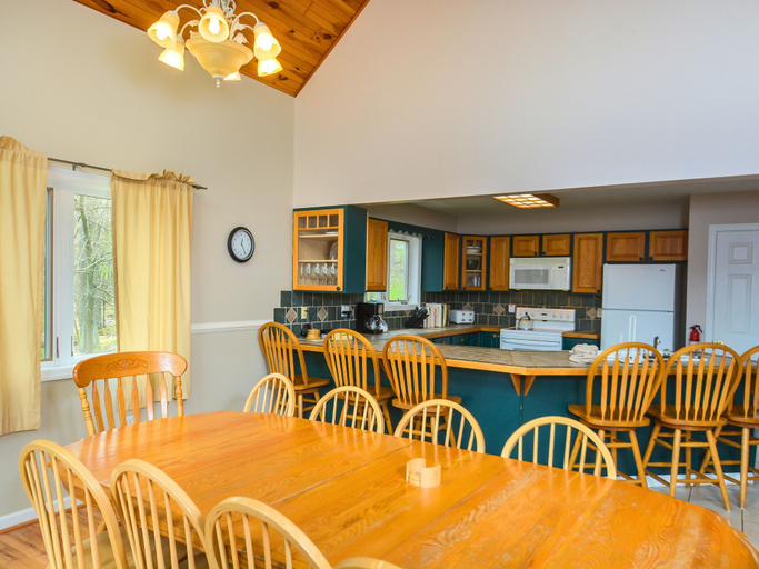 Food & Drinks, Mountain Meadow by Taylor Made Deep Creek, Garrett