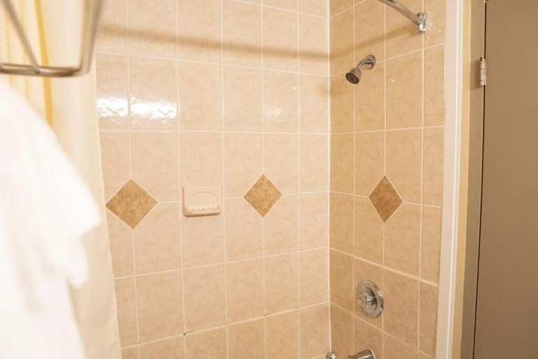 Bathroom 2, Framingham Inn, Middlesex