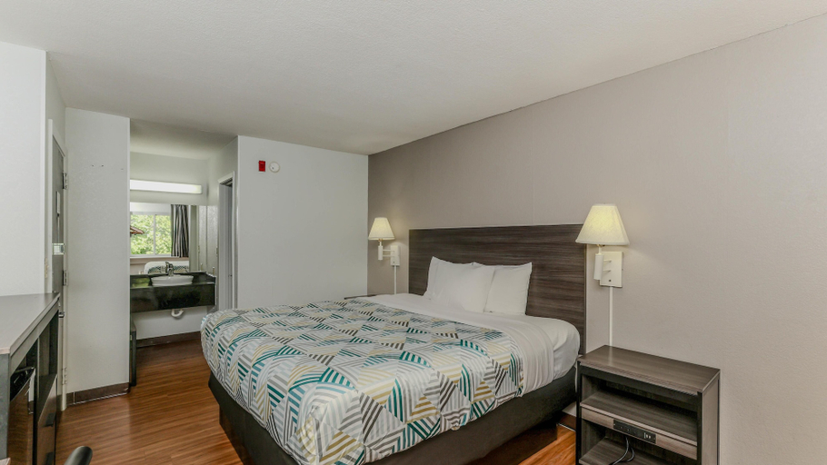 Bedroom 3, Motel 6 Wichita, KS, Sedgwick