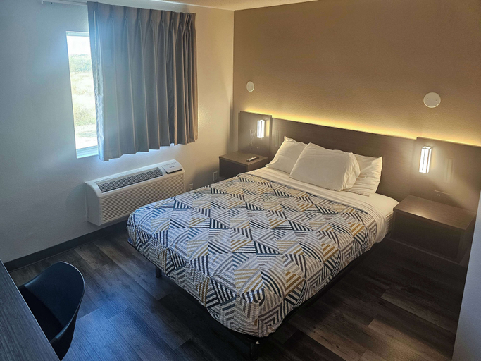 Bedroom 3, Motel 6 Sinton, TX, San Patricio