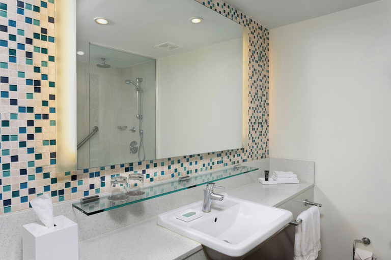 Bathroom 4, Marriott Isla Verde Beach Resort