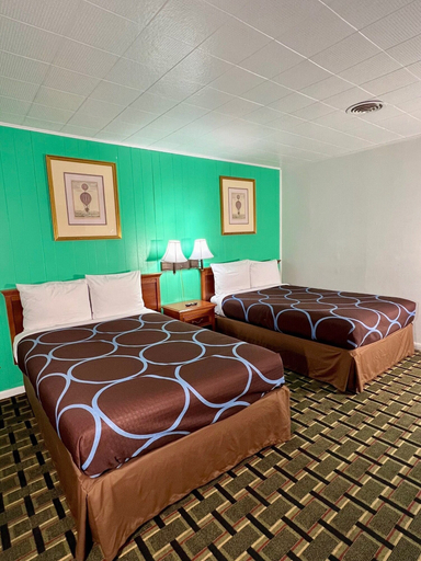 Bedroom 2, Village Inn, Saline