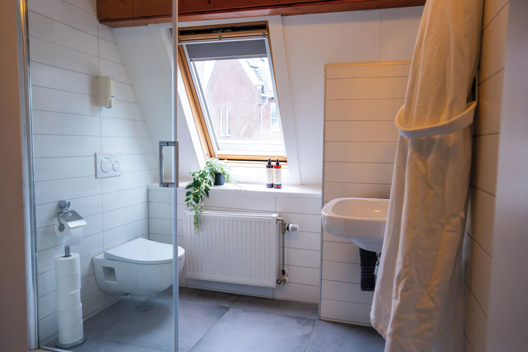 Bathroom 5, Short Stay Wageningen 2, Wageningen