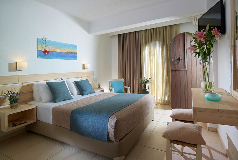 Bedroom 3, Coriva Beach Hotel, Crete