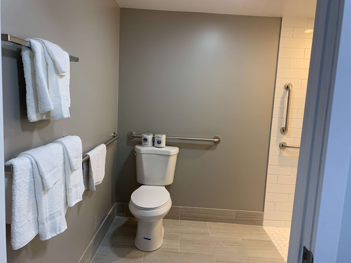Bathroom 3, Studio 6 Rockford, IL, Winnebago