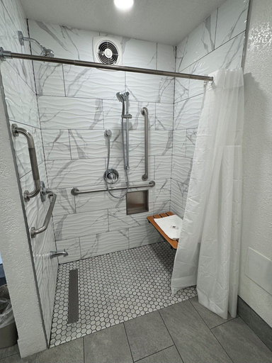 Bathroom 4, Motel 6 Willows, CA, Glenn