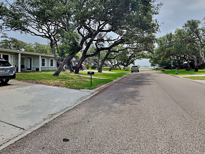 Exterior & Views 2, Little Bay House by Miss Kitty’s, Aransas