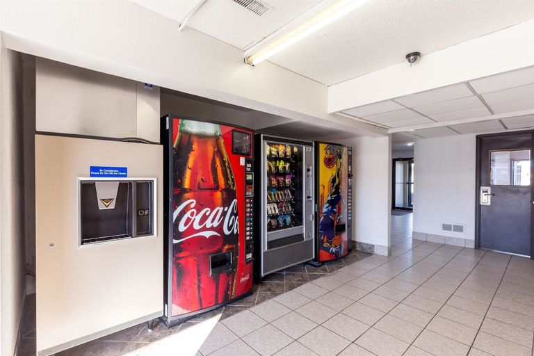 Food & Drinks 5, Motel 6 Troy, IL, Madison