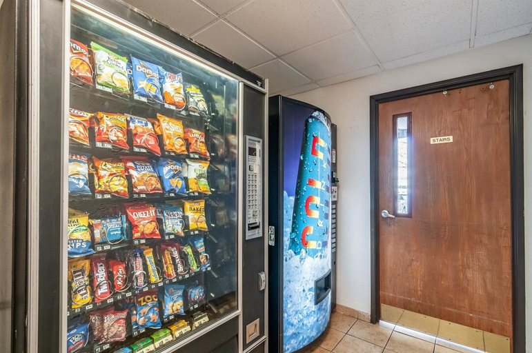 Food & Drinks 5, Motel 6 Naperville, IL, Dupage