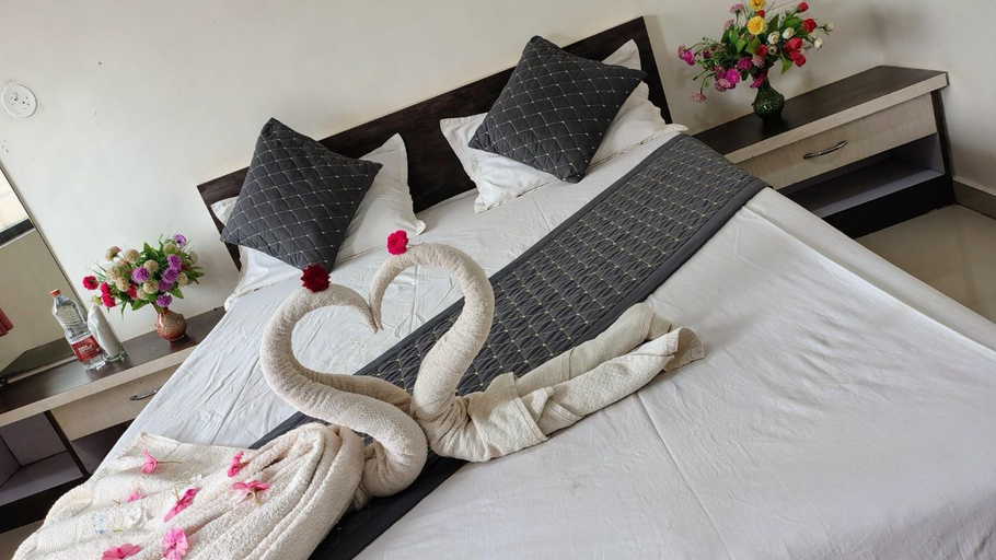 Others 3, Stay Classy Inn, Satara