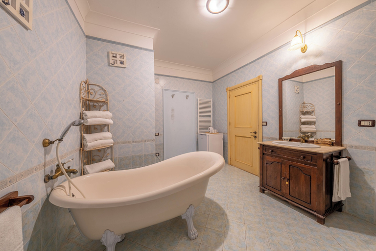 Bathroom 5, Villa Carlotta Resort, Agrigento