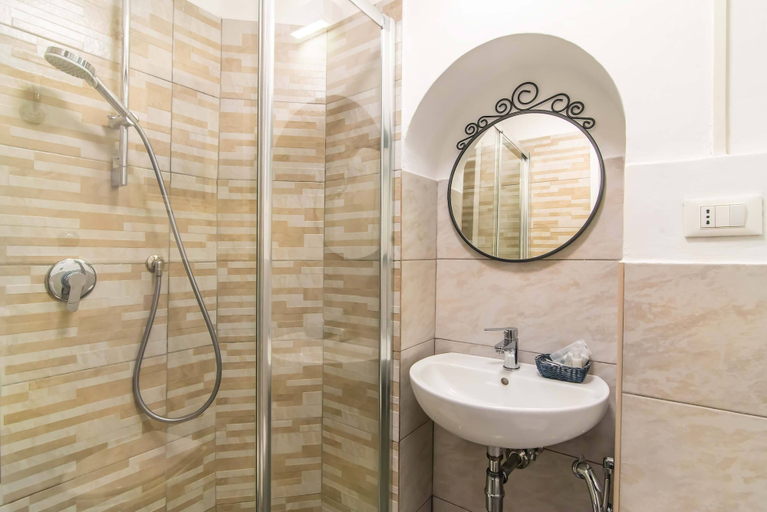 Bathroom 4, Duomo View B&B, Florence