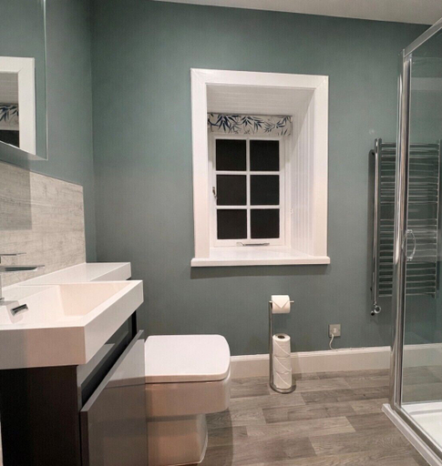 Bathroom 4, Rossal House Apartments, Highland