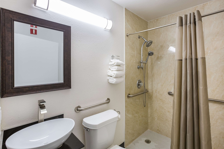 Bathroom 4, Motel 6 Smyrna, GA - Atlanta, Cobb