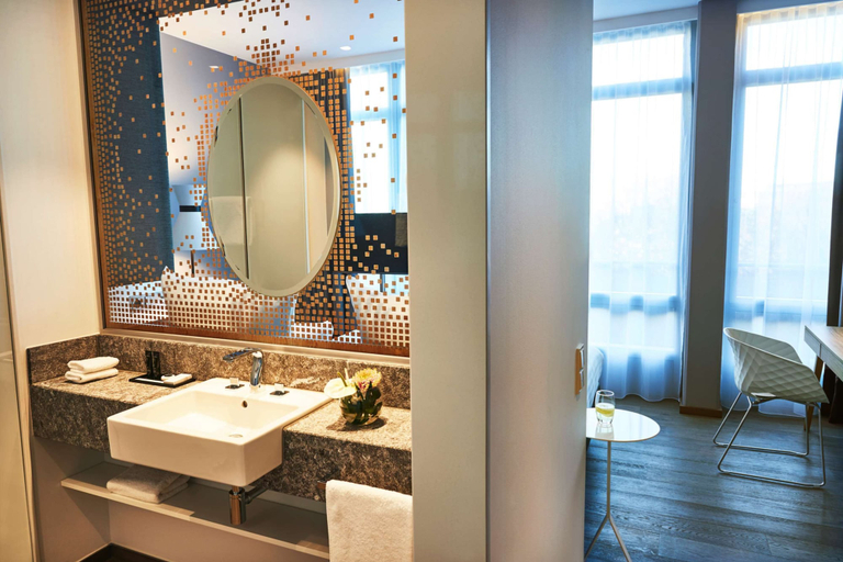 Bathroom 5, Steigenberger Hotel München, München