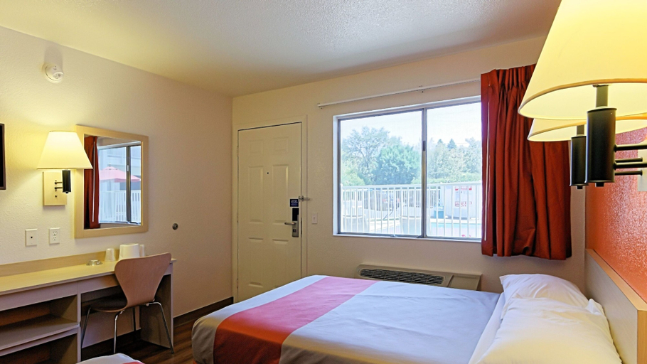 Bedroom 3, Motel 6 Chico Ca, Butte