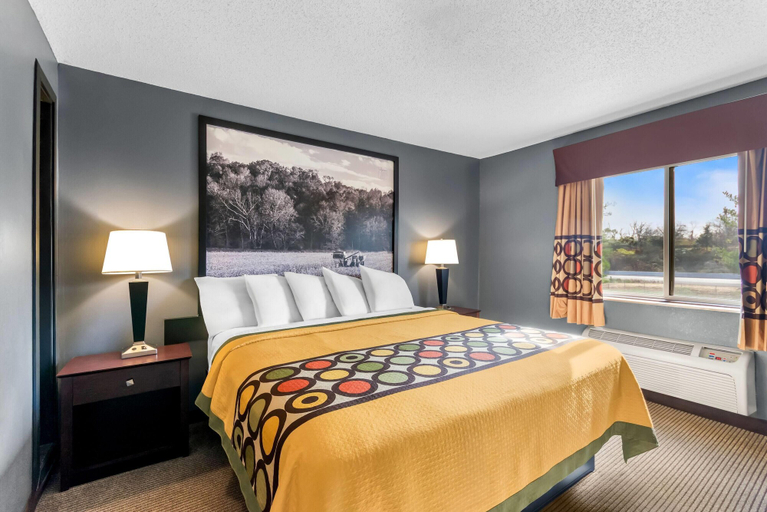 Bedroom 4, Super 8 by Wyndham Bloomington University Area, Monroe