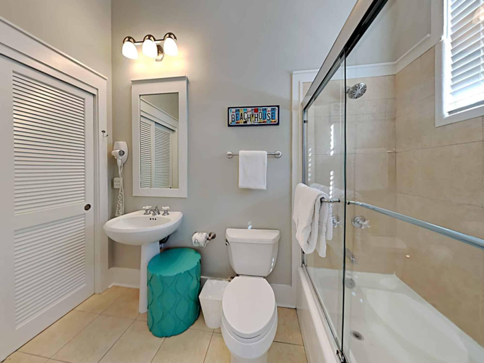 Bathroom 3, A Garden Cottage by Southern Vacation Rentals, Walton