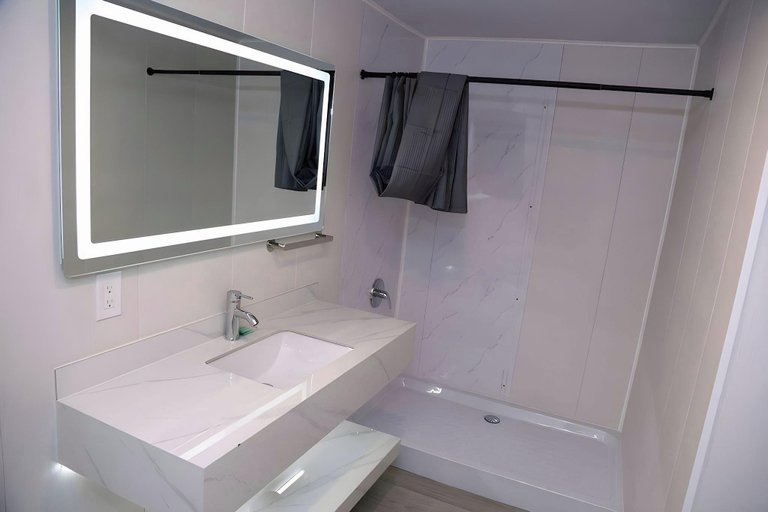 Bathroom 3, Airport Stay Motel, San Bernardino