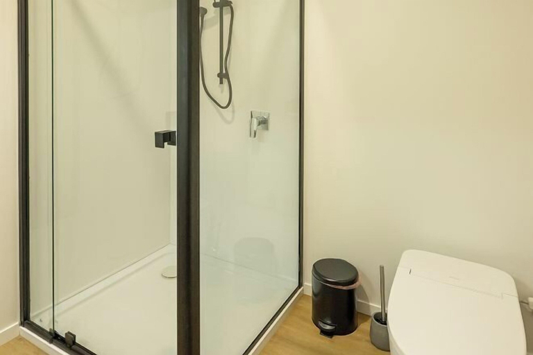 Bathroom 2, Alpine Studio Coulson, Mackenzie