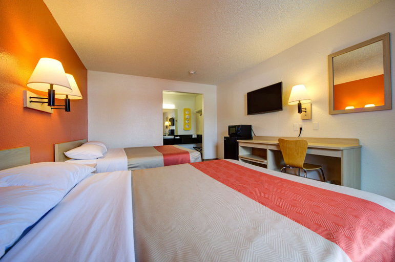 Bedroom 3, Motel 6 Seattle, WA - Airport, SeaTac