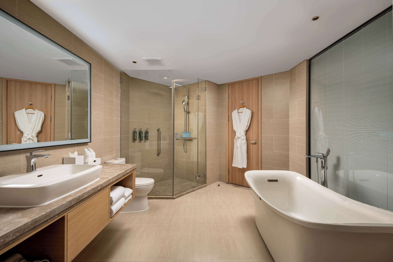 Bathroom 5, Hilton Garden Inn Nantong Haohe Scenic Area, Nantong