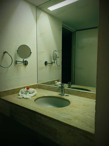Bathroom 3, Hotel Plaza Palenque, Palenque