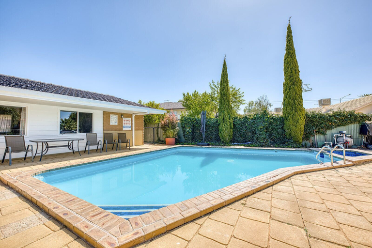 Sport & Beauty 5, Mildura Motor Inn, Mildura - Pt A
