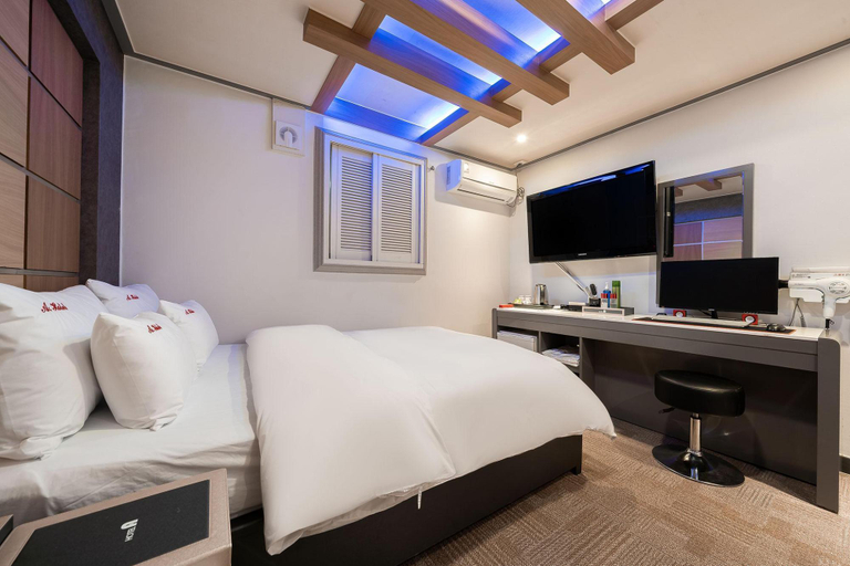 Bedroom 3, Bucheon (Wonjong-dong) A Hotel, Gangseo