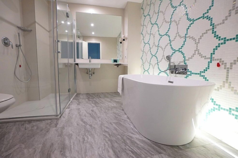Bathroom 5, Grand Hotel Terme, Barletta-Andria-Trani