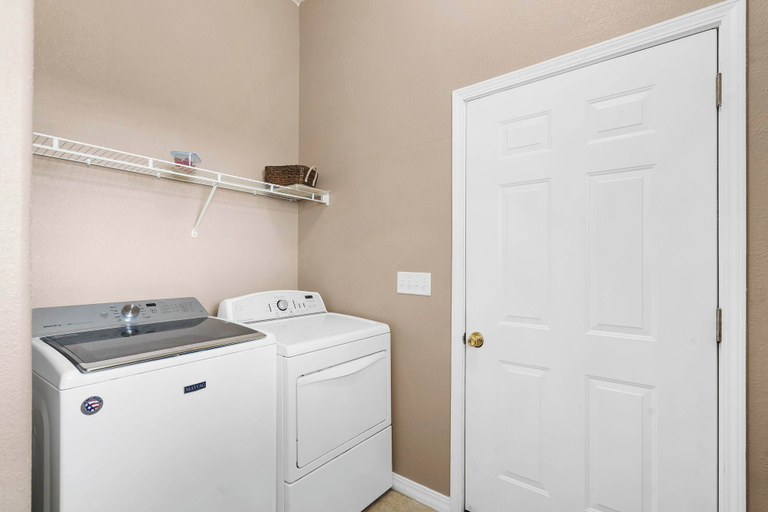 Others 5, The Greenview Manor - Lake Views, Stone